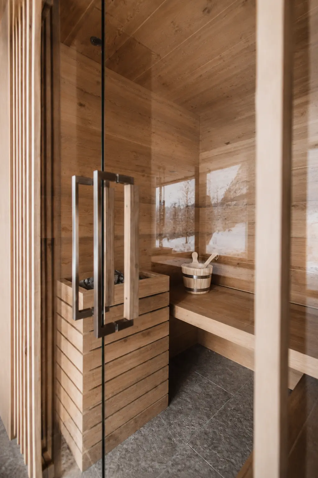 La sauna in legno della Private Spa