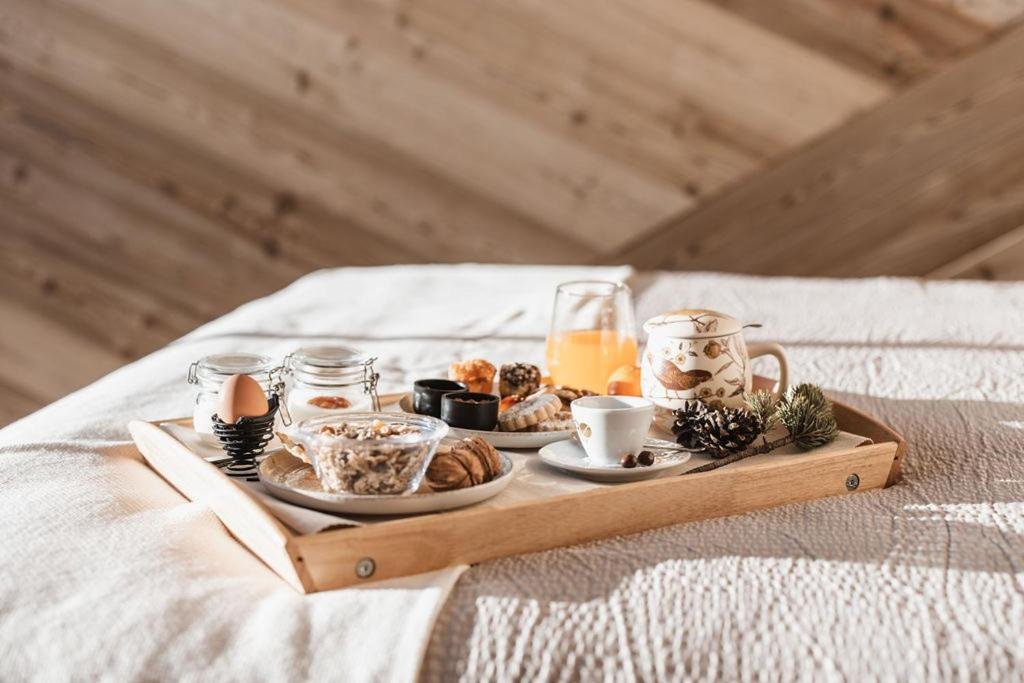 Colazione servita nel Mountain Lodge con prodotti locali