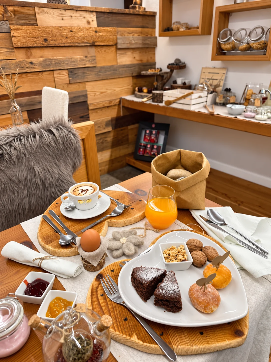 Colazione del Borgo Antico con dolci e prodotti fatti in casa